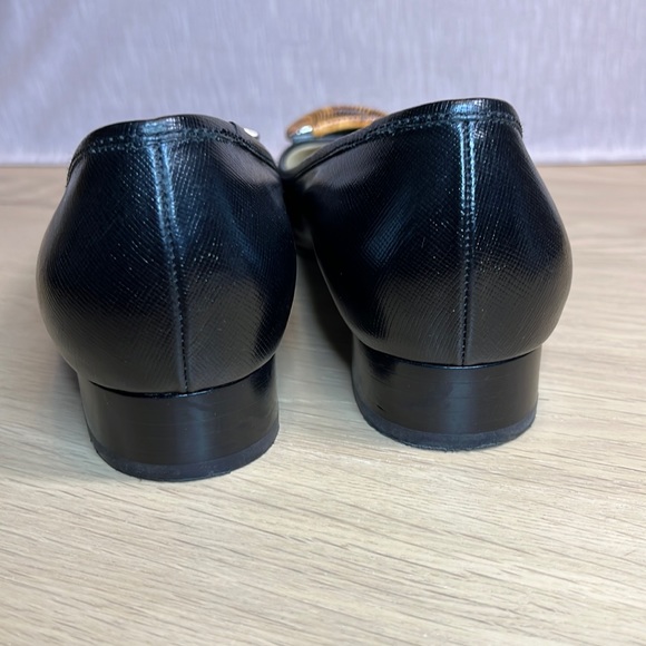 Ferragamo Black Leather Flats 6 1/2 C - Picture 3 of 7